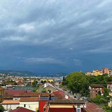 Casa Di May, Home, Acquasanta - B 斯培西亚